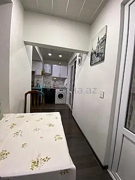 Satılır 4 otaqlı köhnə tikili 110 m²