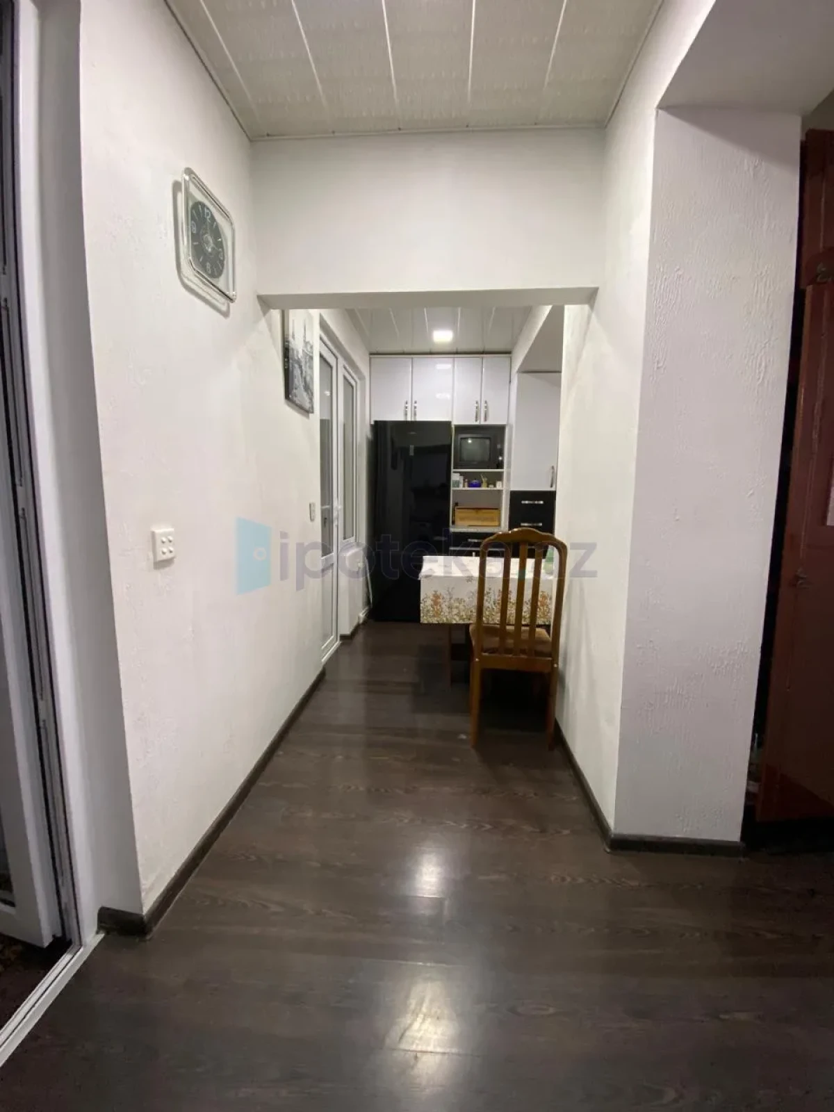 Satılır 4 otaqlı köhnə tikili 110 m²