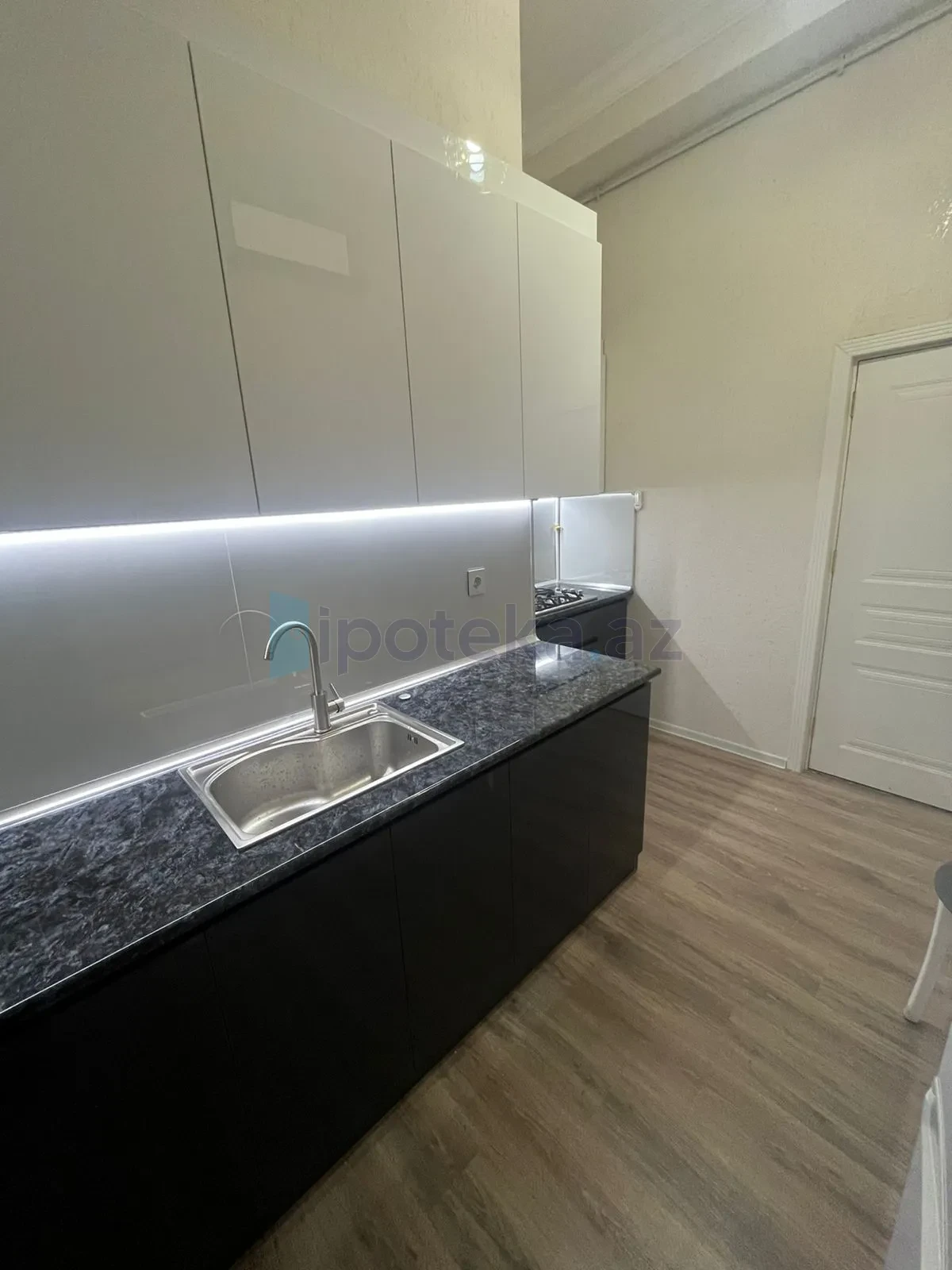 Satılır 3 otaqlı yeni tikili 106 m²