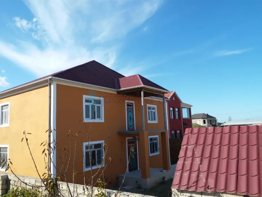 Satılır 7 otaqlı həyət evi 400 m²