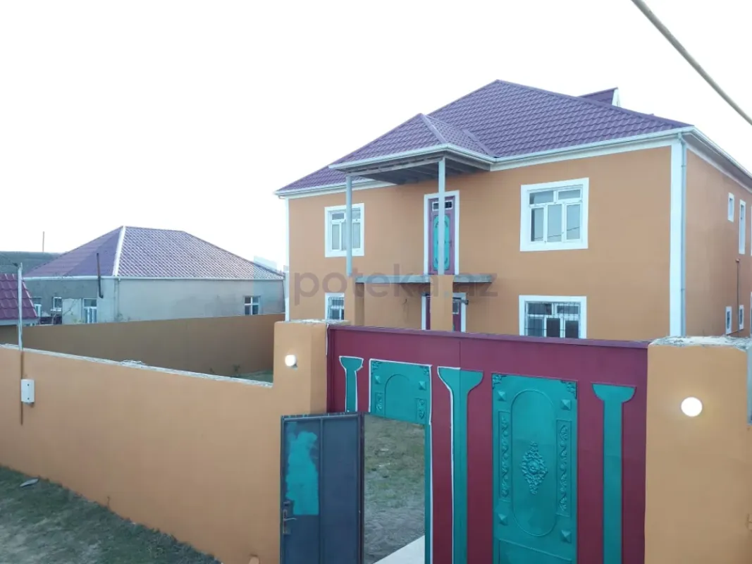 Satılır 7 otaqlı həyət evi 400 m²