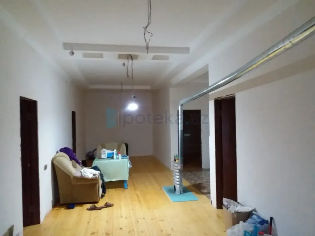 Satılır 7 otaqlı həyət evi 400 m²