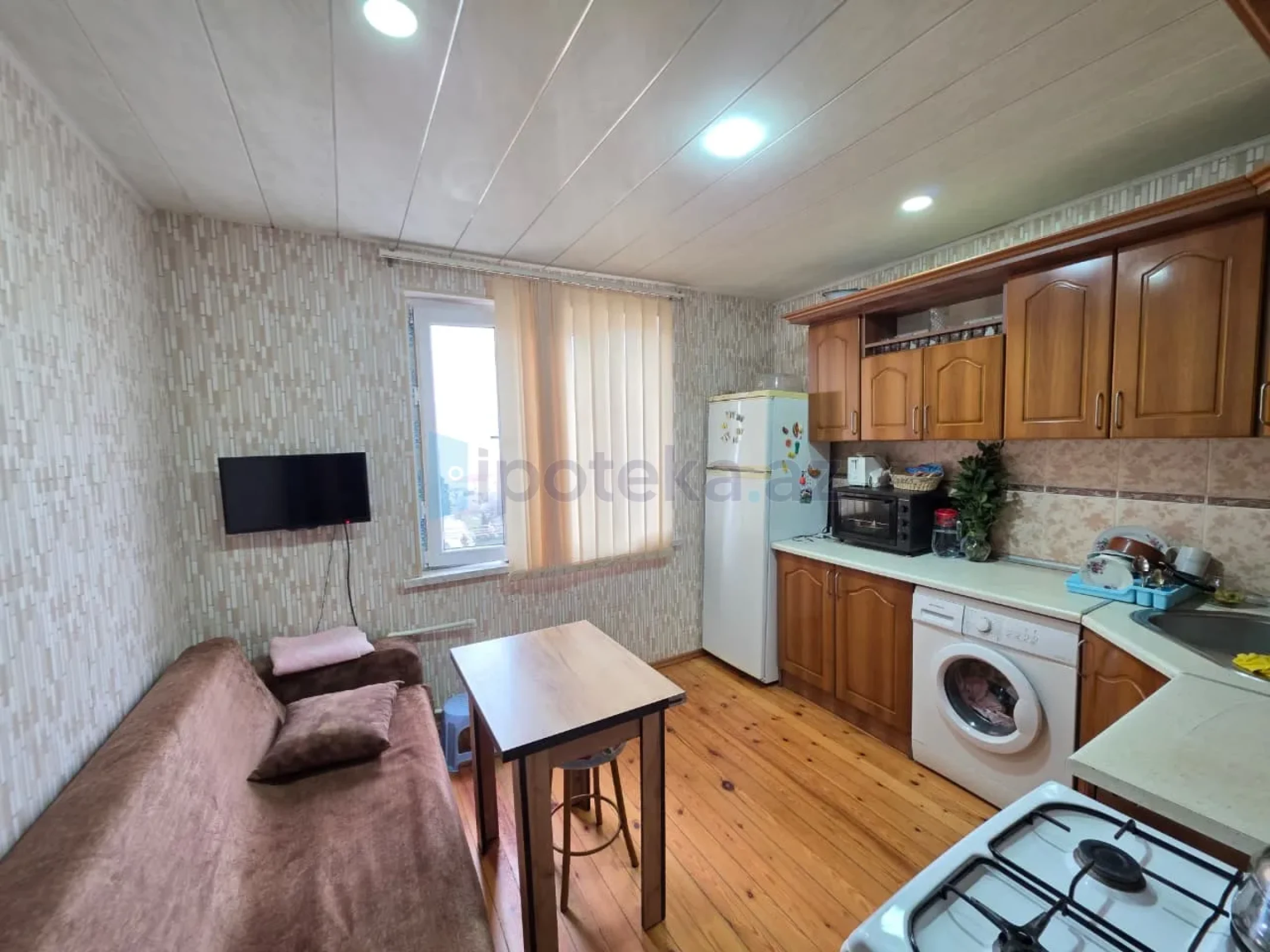 Satılır 1 otaqlı köhnə tikili 40 m²