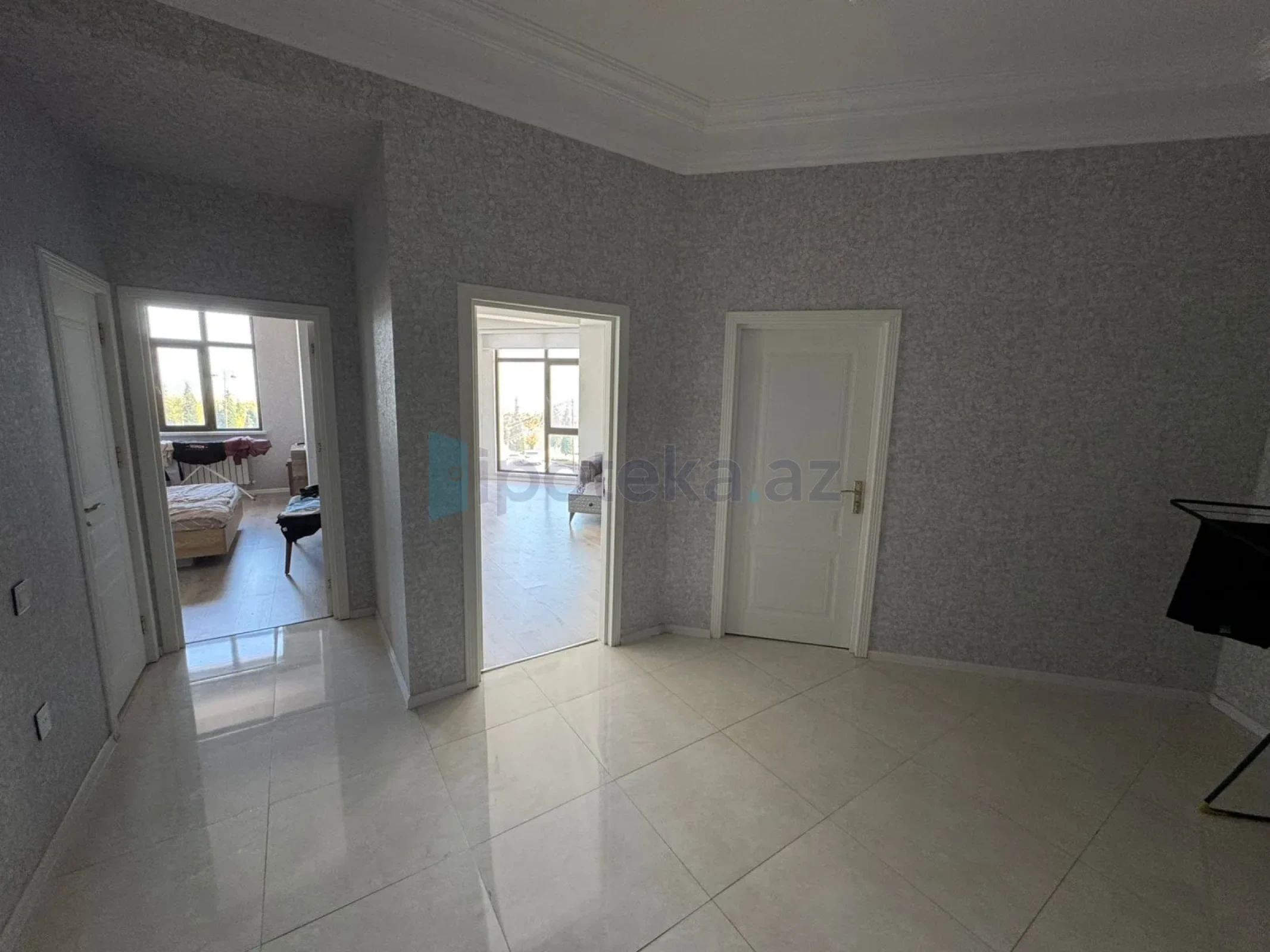 Satılır 2 otaqlı yeni tikili 93 m²