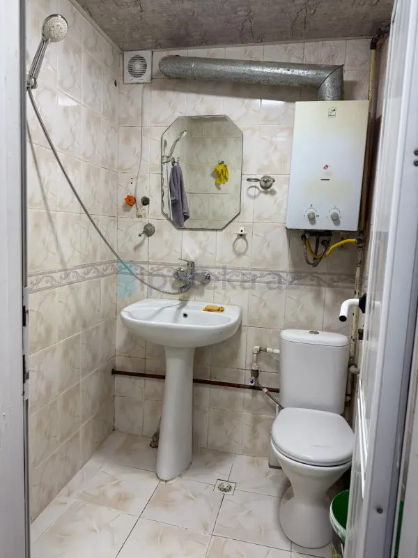 Satılır 1 otaqlı köhnə tikili 30 m²