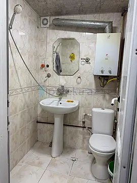 Satılır 1 otaqlı köhnə tikili 30 m²