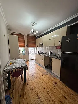 Satılır 3 otaqlı yeni tikili 100 m²