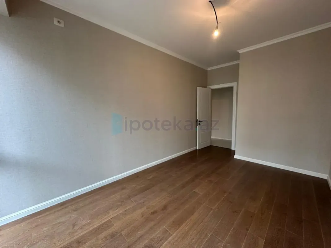Satılır 4 otaqlı yeni tikili 120 m²