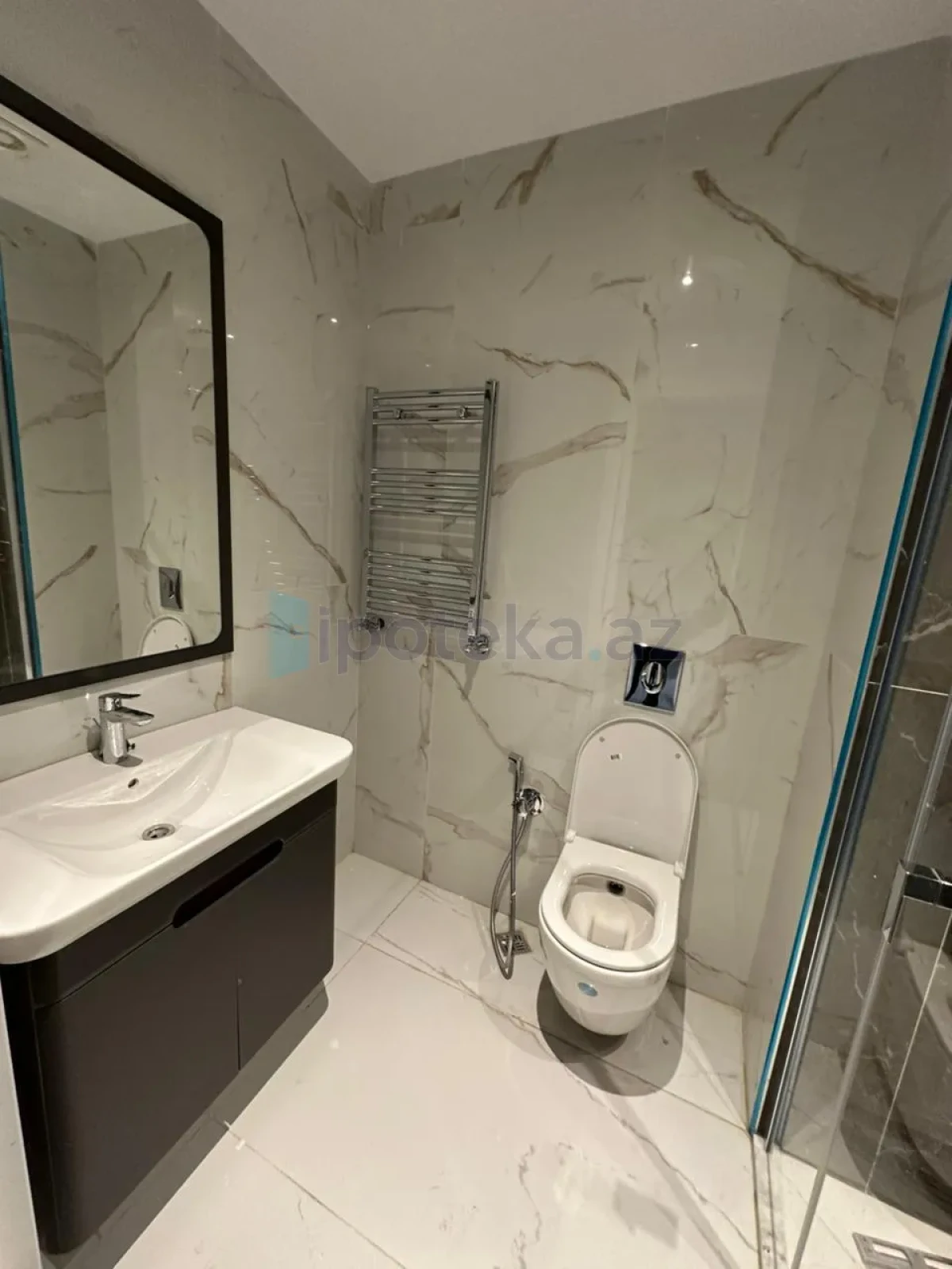 Satılır 4 otaqlı yeni tikili 120 m²