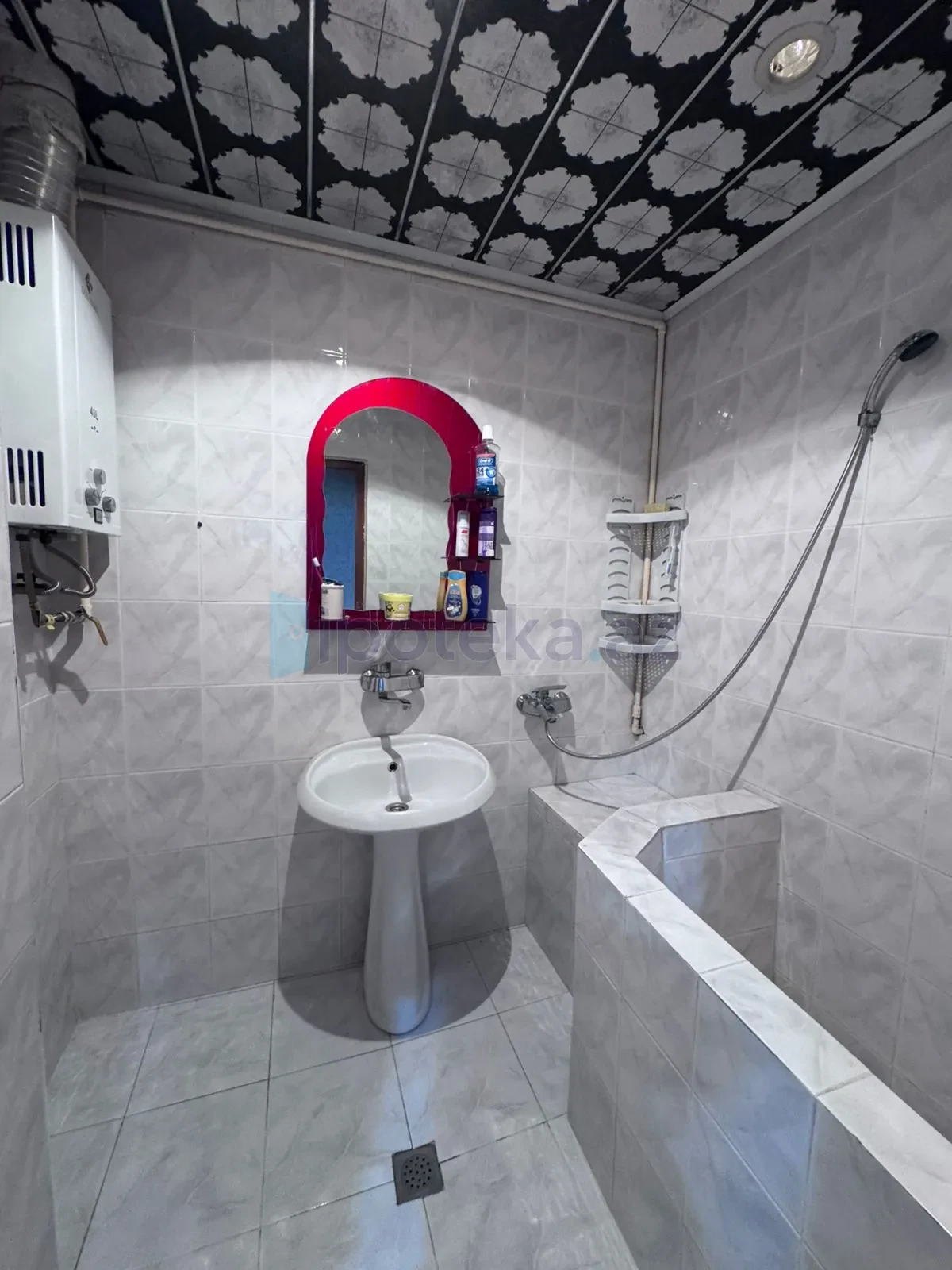 Satılır 3 otaqlı köhnə tikili 63 m²