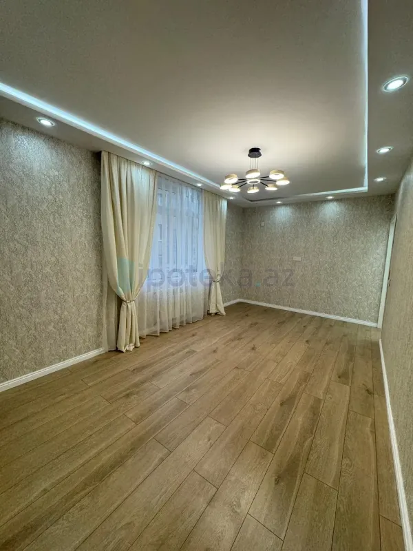 Satılır 2 otaqlı köhnə tikili 60 m²
