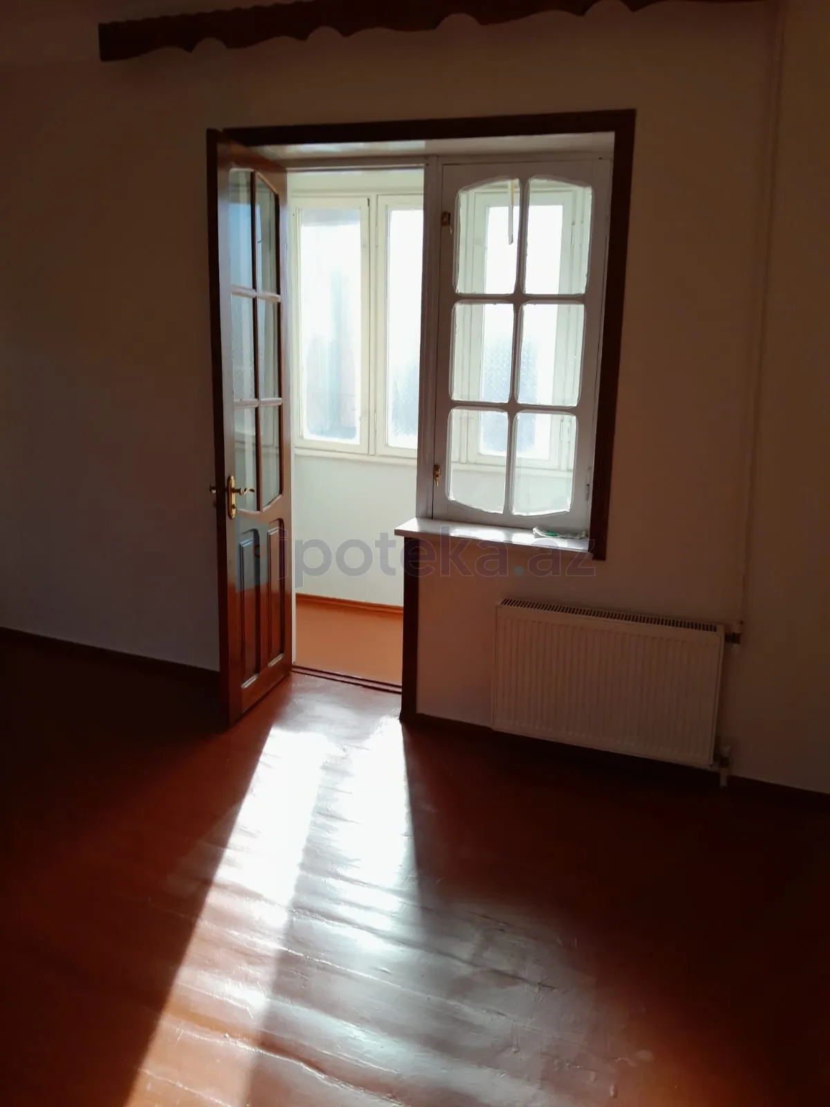 Satılır 2 otaqlı köhnə tikili 71 m²