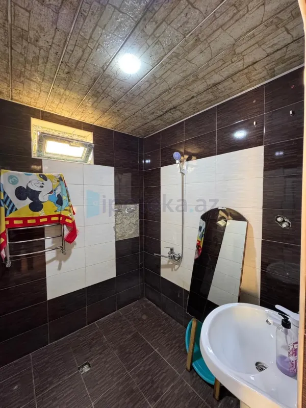 Satılır 4 otaqlı həyət evi 100 m²