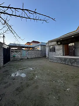 Satılır 4 otaqlı həyət evi 124 m²