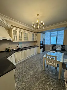 Satılır 3 otaqlı yeni tikili 171 m²