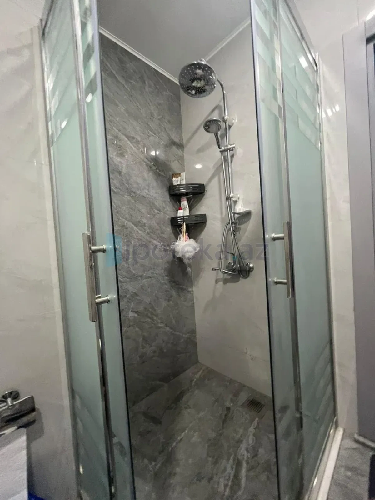 Satılır 2 otaqlı yeni tikili 82.5 m²