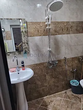 Satılır 4 otaqlı həyət evi 100 m²