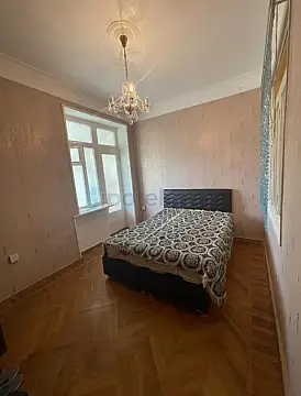 Satılır 3 otaqlı köhnə tikili 70 m²