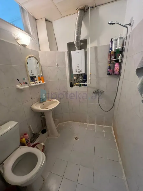 Satılır 1 otaqlı köhnə tikili 30 m²
