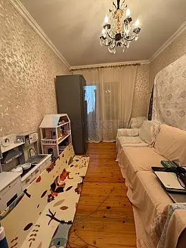 Satılır 8 otaqlı həyət evi 300 m²