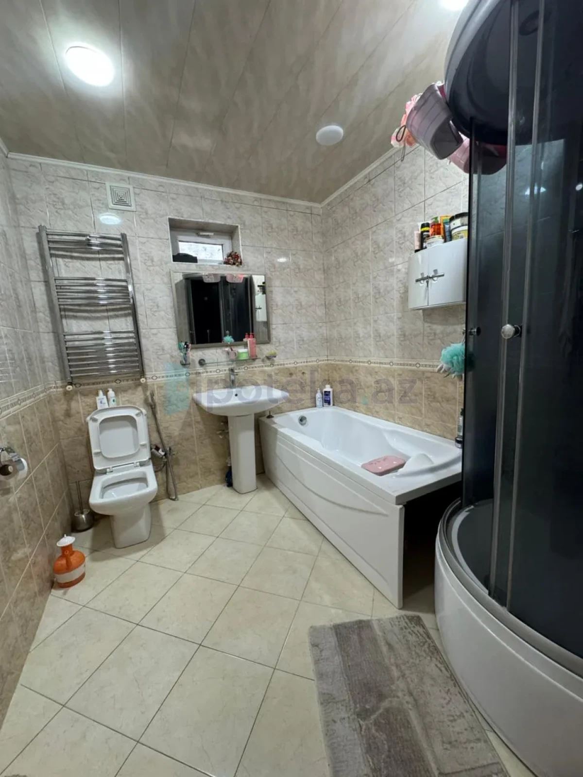 Satılır 8 otaqlı həyət evi 300 m²