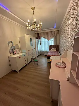 Satılır 6 otaqlı həyət evi 330 m²