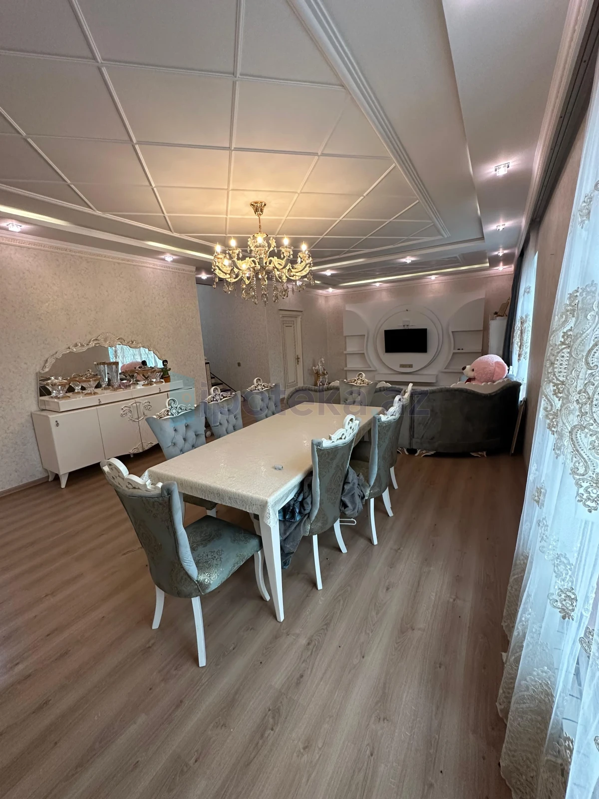 Satılır 6 otaqlı həyət evi 330 m²