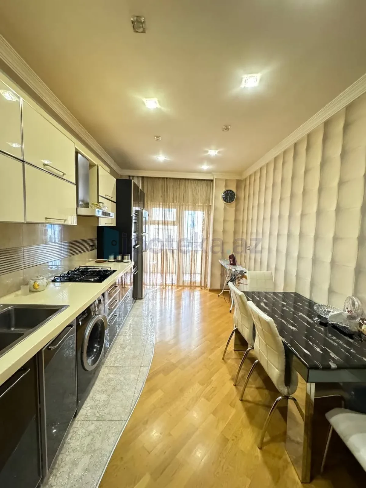 Satılır 3 otaqlı yeni tikili 128 m²