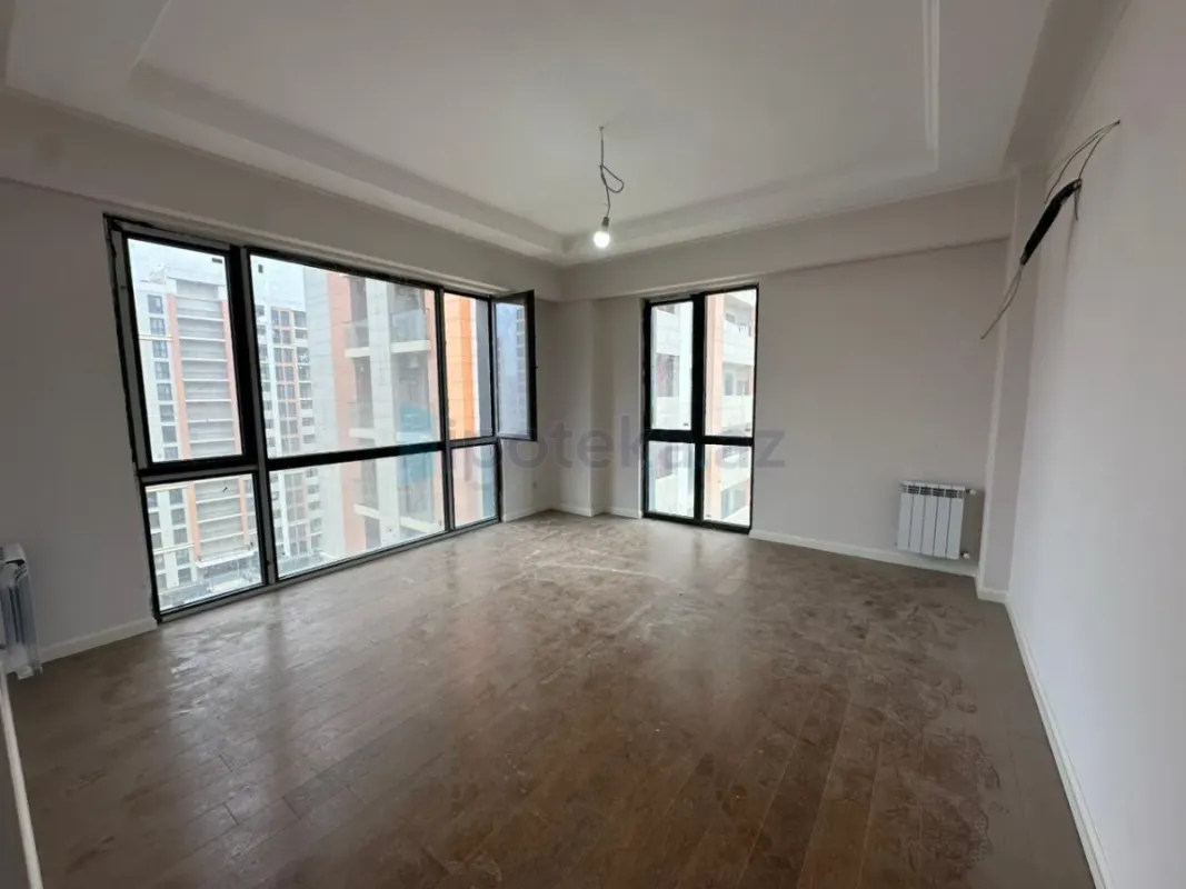 Satılır 3 otaqlı yeni tikili 82.03 m²