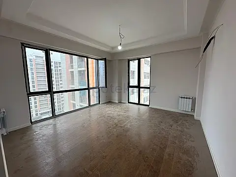 Satılır 3 otaqlı yeni tikili 82.03 m²