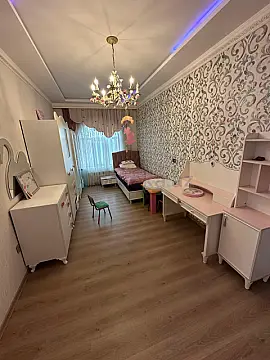 Satılır 5 otaqlı həyət evi 360 m²