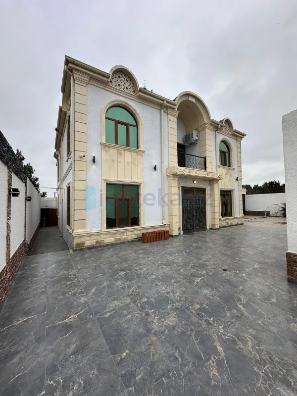 Satılır 5 otaqlı həyət evi 360 m²