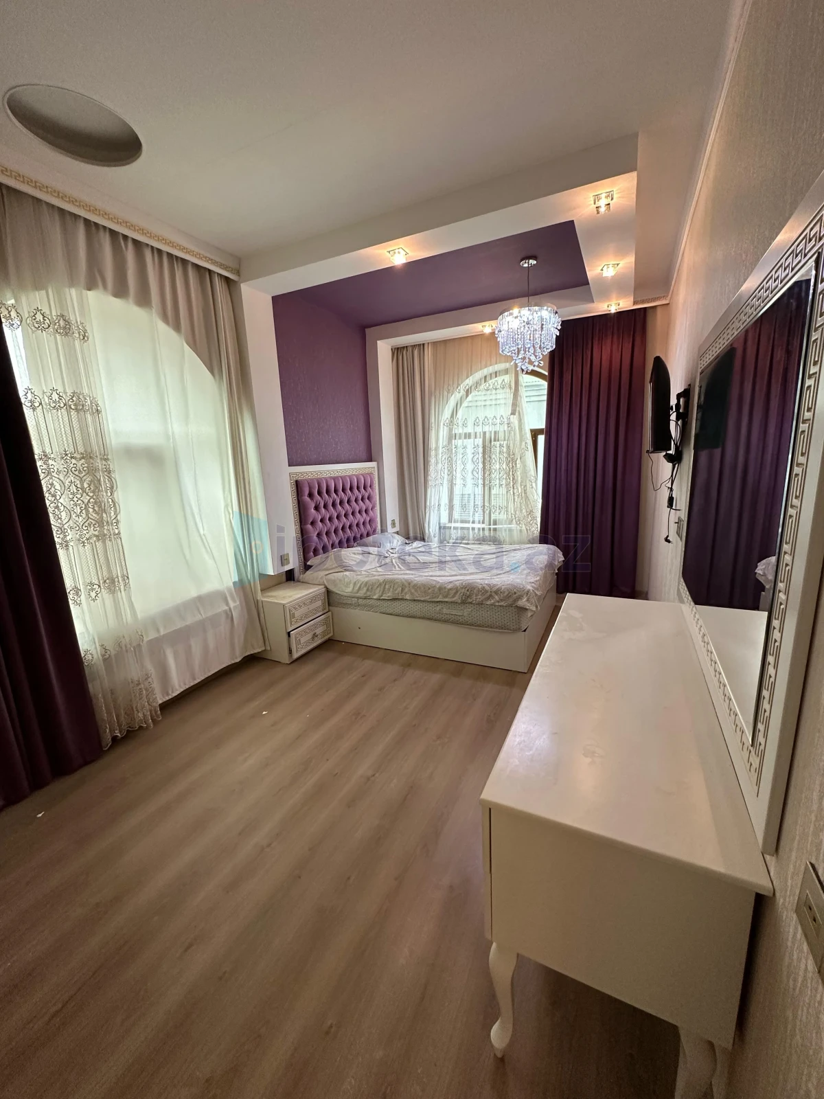 Satılır 5 otaqlı həyət evi 360 m²