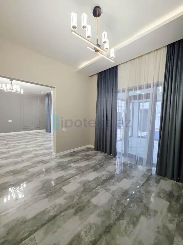 Satılır 4 otaqlı mənzil 140 m²