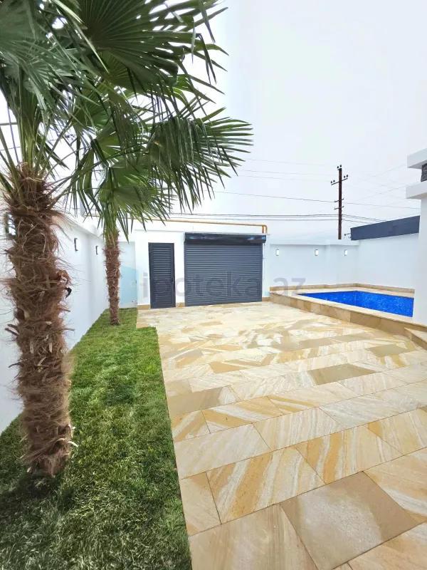 Satılır 4 otaqlı mənzil 140 m²