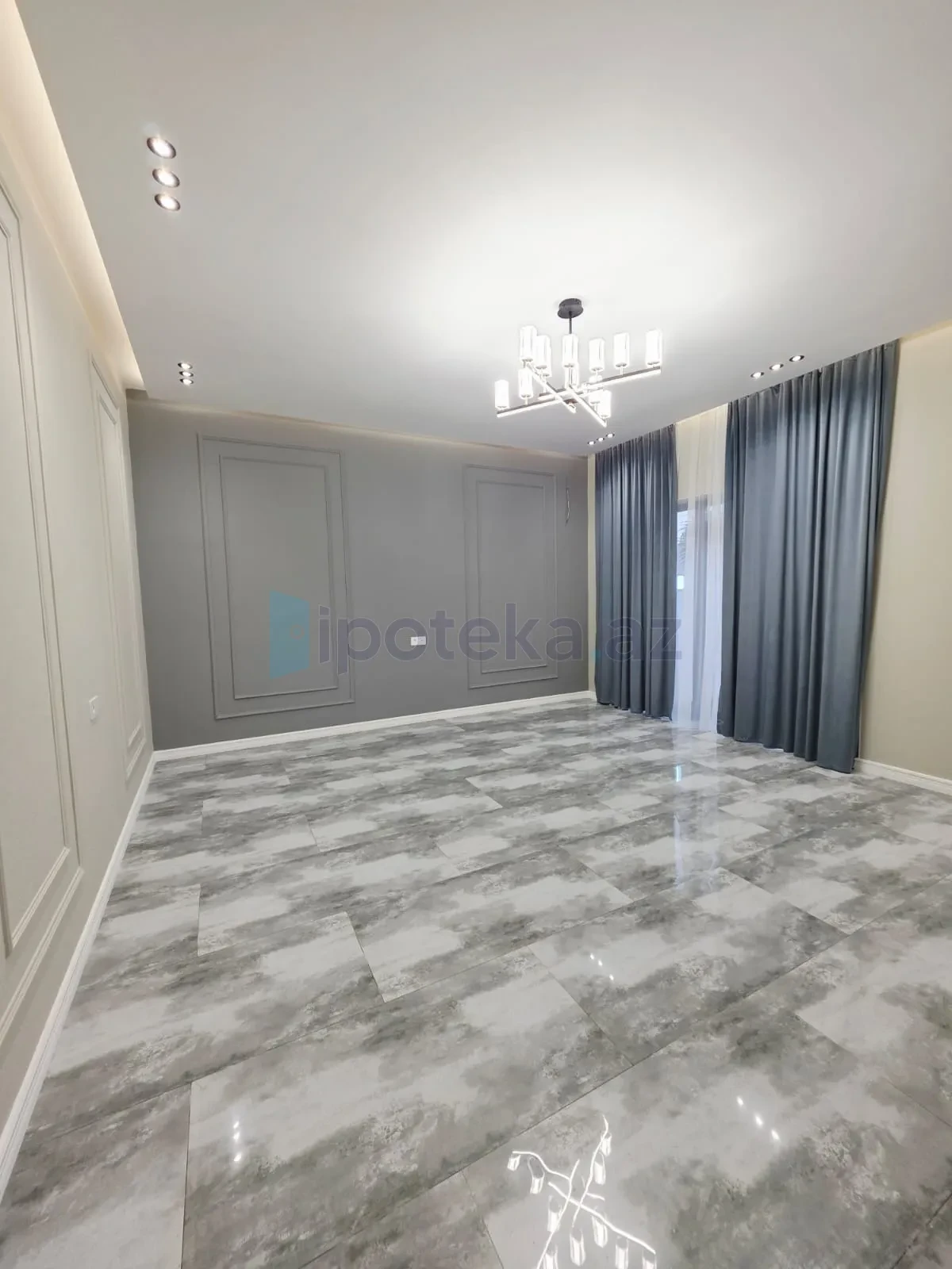 Satılır 4 otaqlı mənzil 140 m²