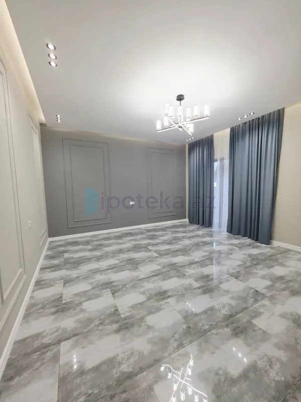 Satılır 4 otaqlı mənzil 140 m²