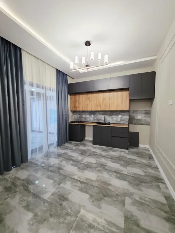 Satılır 4 otaqlı mənzil 140 m²