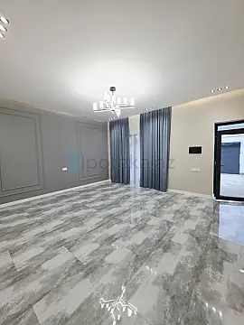 Satılır 4 otaqlı mənzil 140 m²