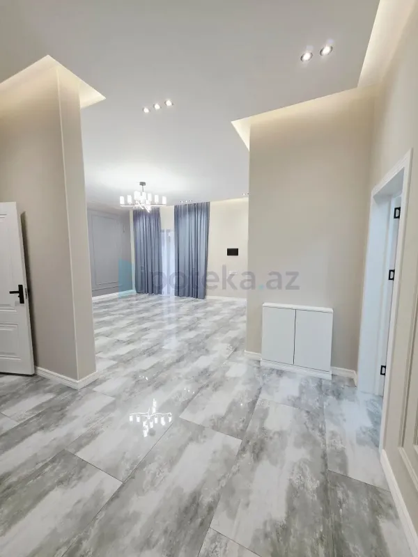 Satılır 4 otaqlı mənzil 140 m²