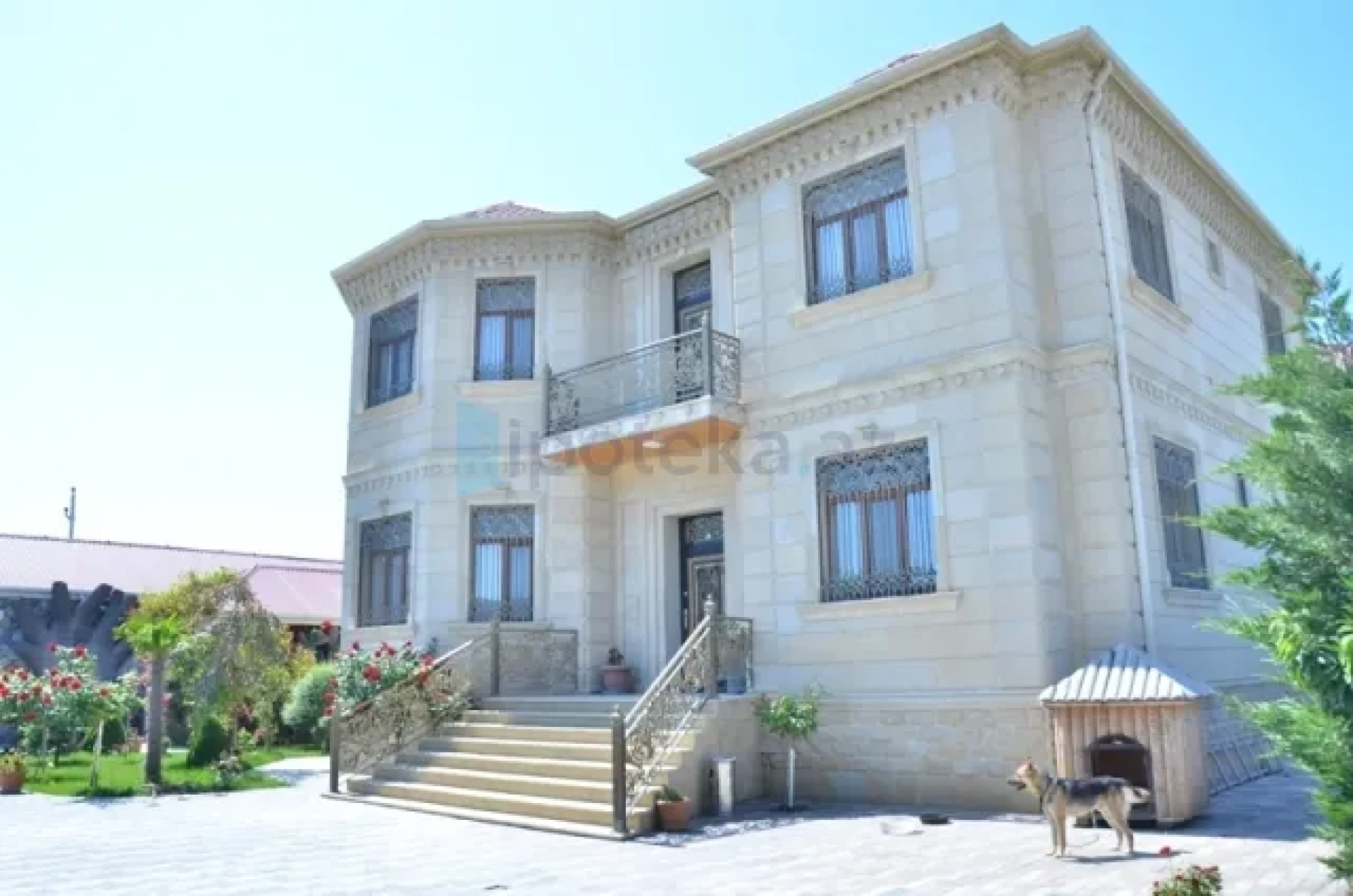 Satılır 6 otaqlı həyət evi 450 m²