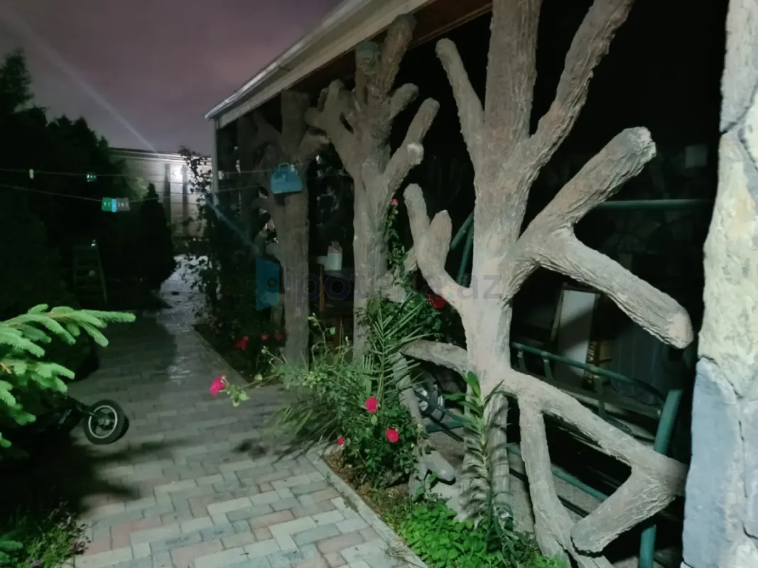 Satılır 6 otaqlı həyət evi 450 m²