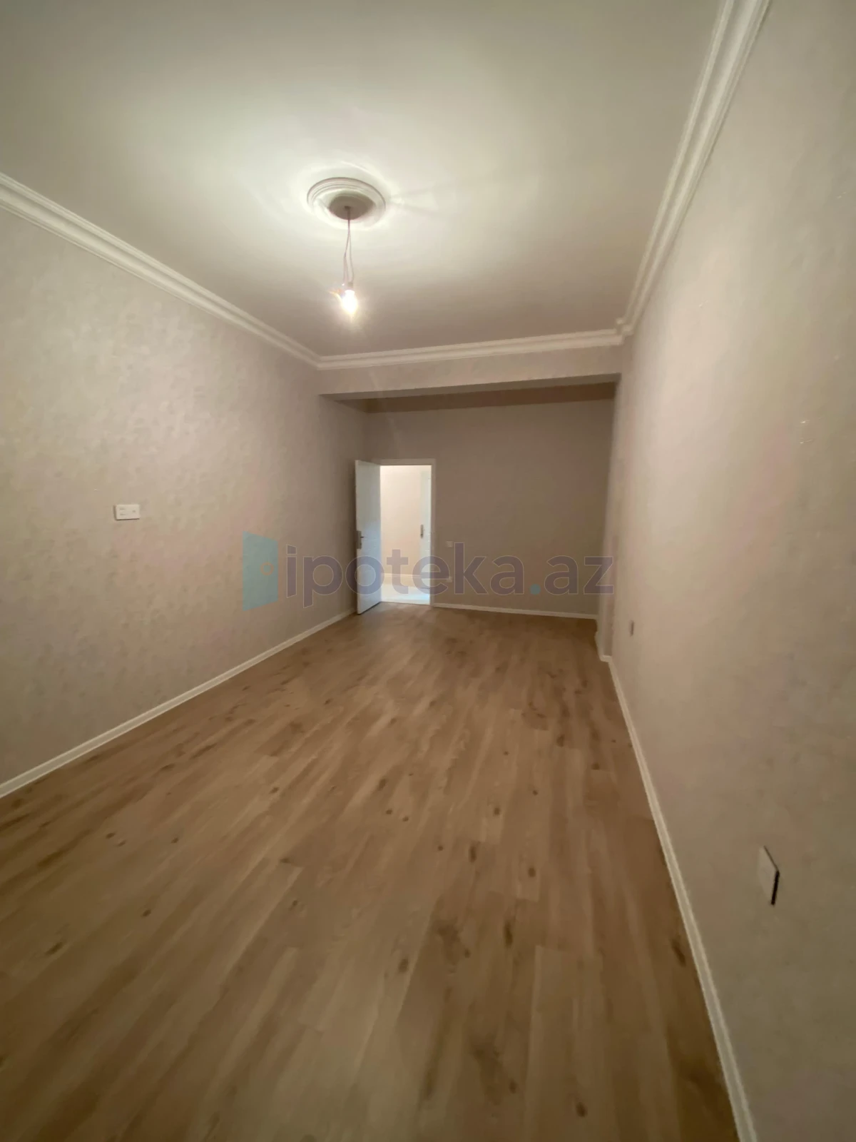 Satılır 2 otaqlı yeni tikili 74 m²