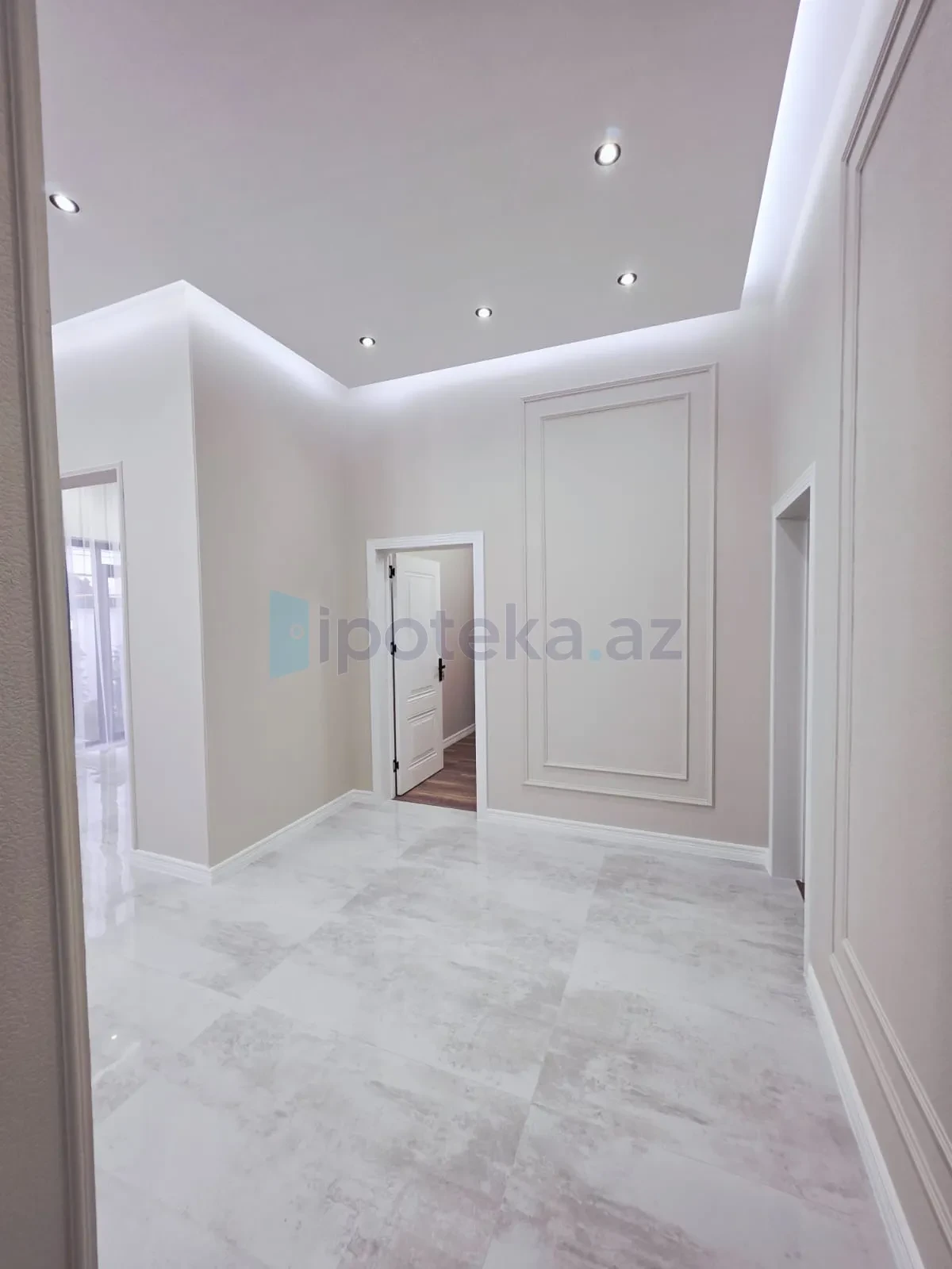 Satılır 4 otaqlı mənzil 130 m²