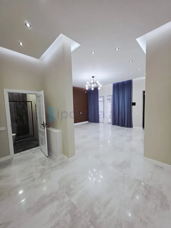 Satılır 4 otaqlı mənzil 130 m²