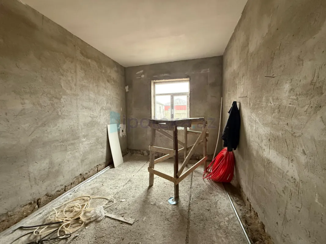 Satılır 4 otaqlı həyət evi 115 m²