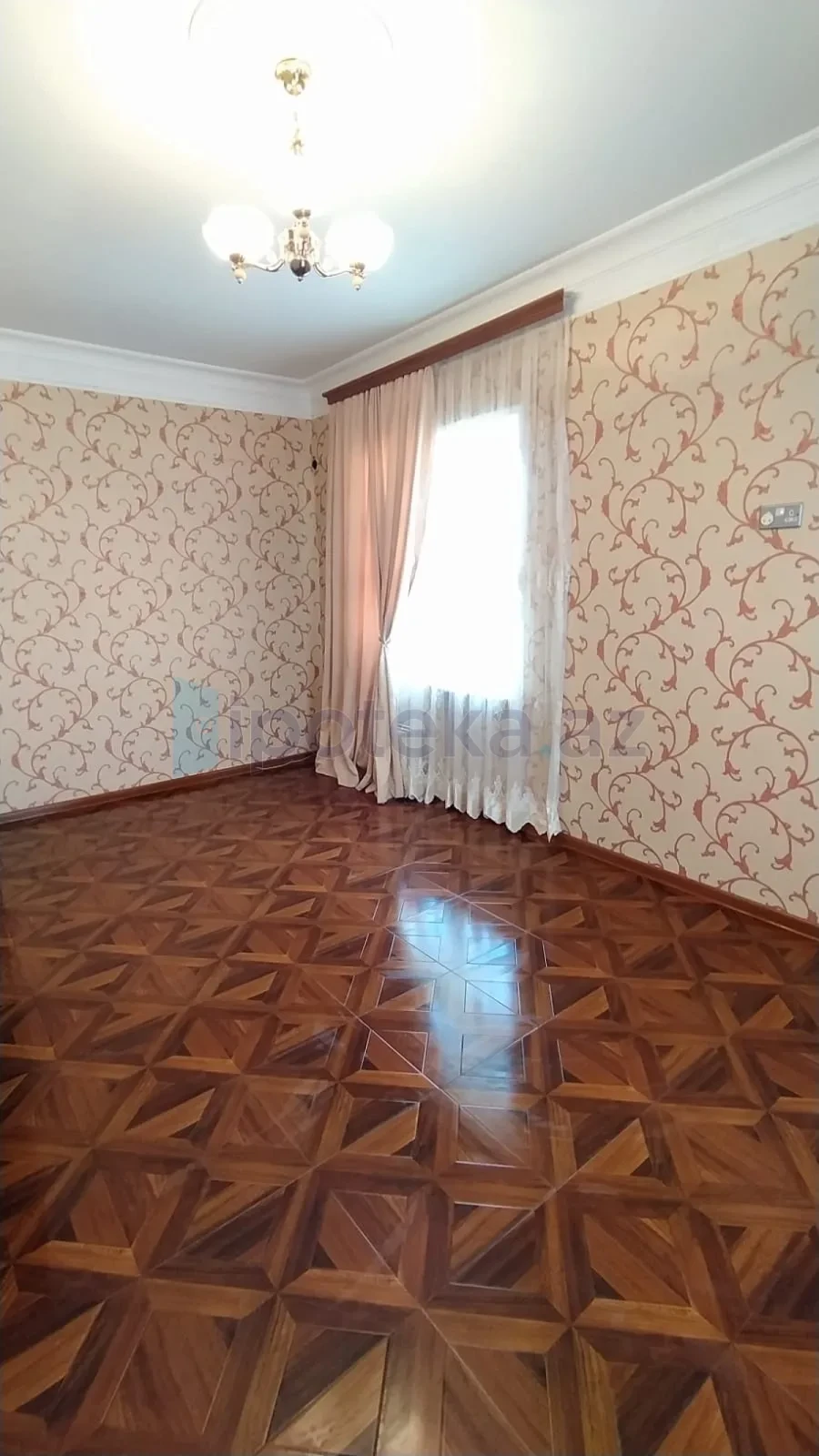Satılır 2 otaqlı köhnə tikili 60 m²