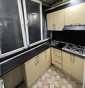 Satılır 2 otaqlı köhnə tikili 30 m²