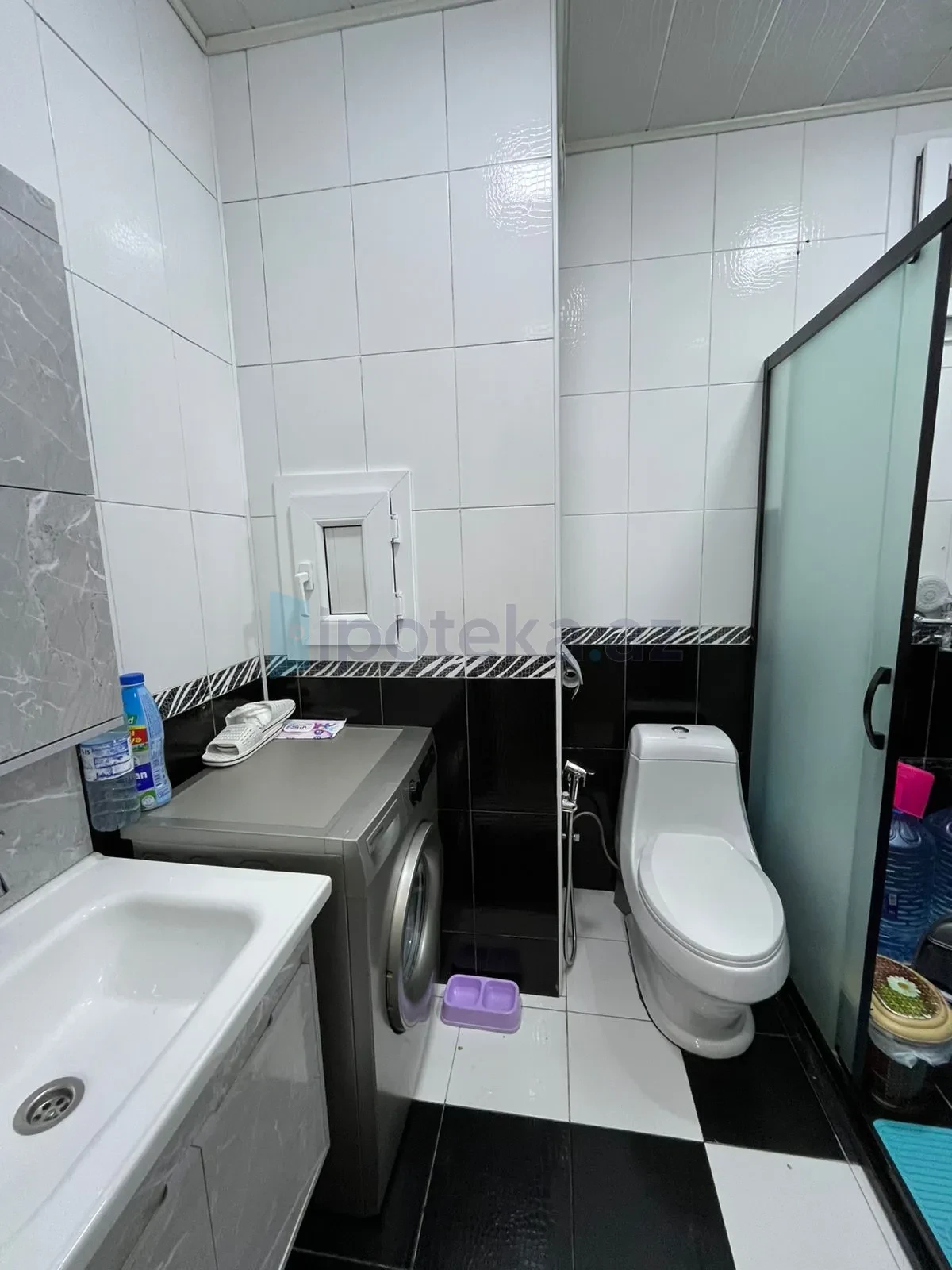 Satılır 2 otaqlı köhnə tikili 55 m²
