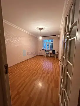 Satılır 2 otaqlı köhnə tikili 60 m²